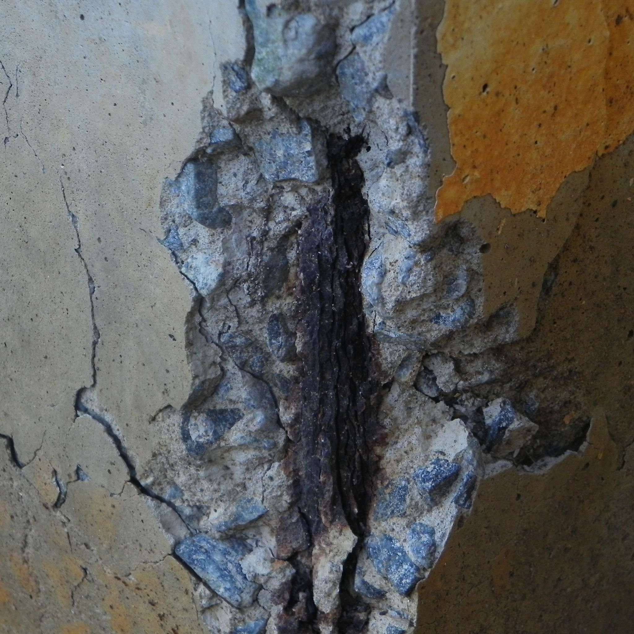 本场地地下水对砣结构具有徼腐蚀性.对钢籍吐结构中的钢筋具有微腐蚀性,对钢结构具有弱腐蚀性。场地土对建筑材料具徼腐蚀性。建议依据国标《工业建筑防腐蚀设计规范》(GE50046-2018 )的有关规定和要求进行防腐处理外,还应按省标《先张法预应力混凝士管桩基础技术规程》DBJ13-86-2007第.3.4条的规定,满足接头焊缝、端头板厚度等要求。改写这段话查重率低于20%