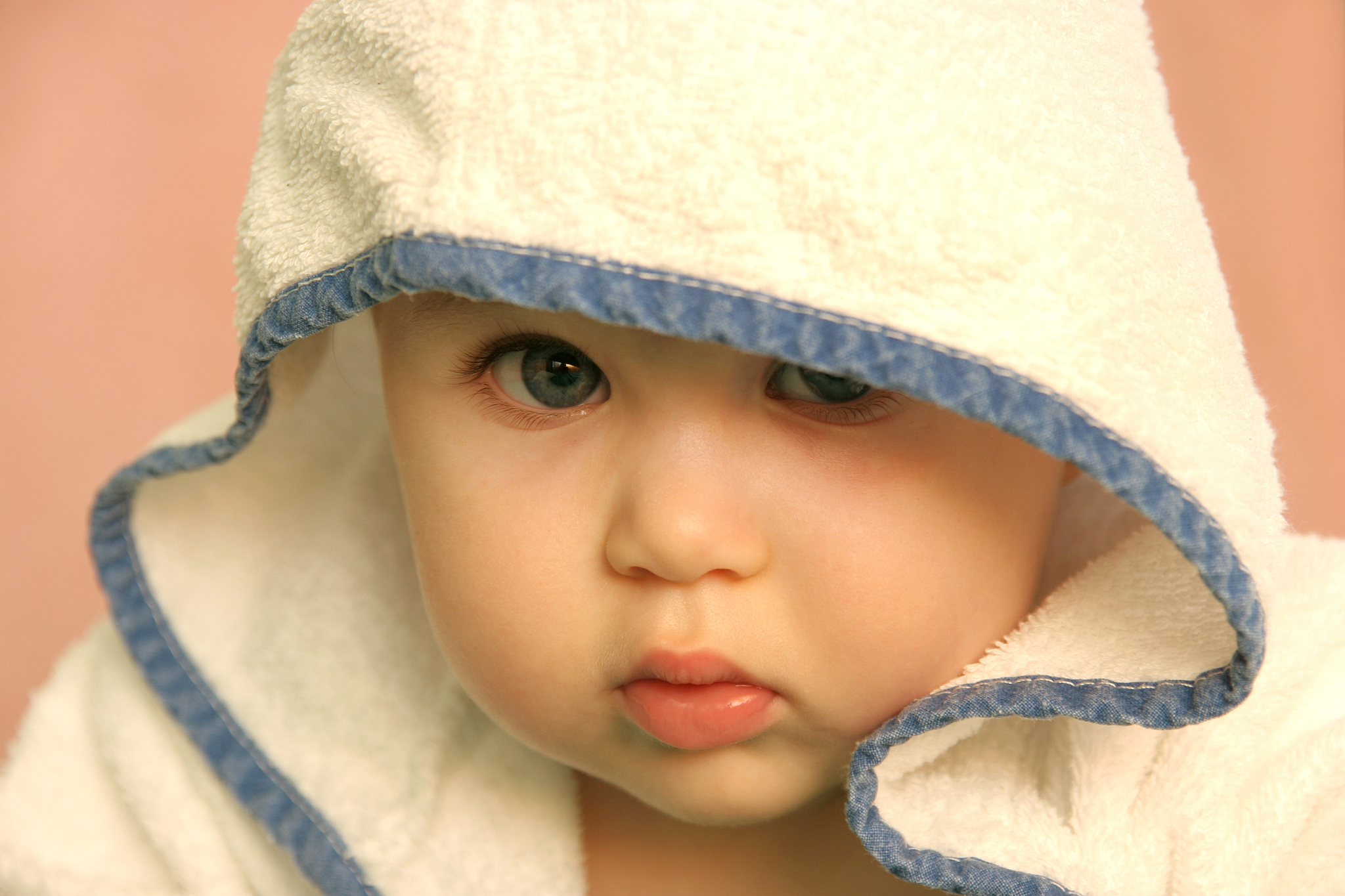 一周岁婴儿外貌描写：可爱的小天使