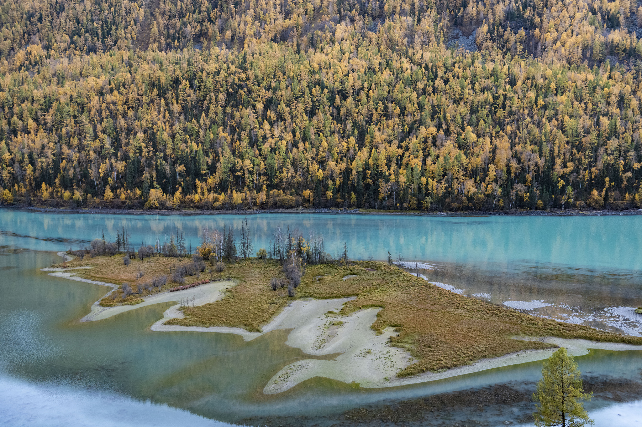新疆旅游必去景点推荐：探索天山南北的壮丽风光
