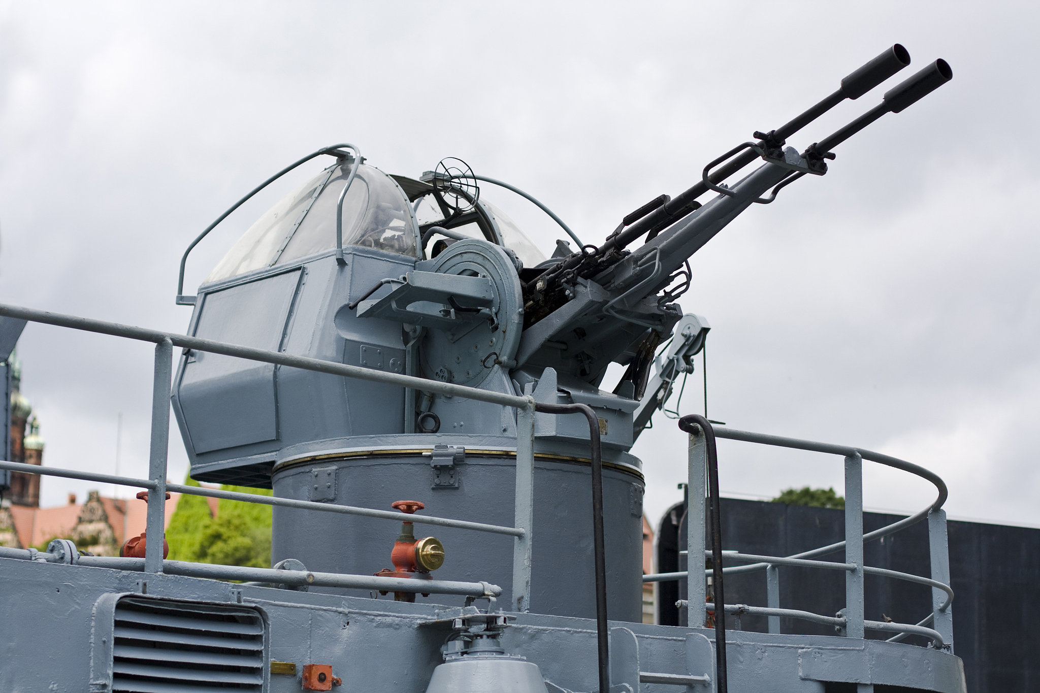 人民海军37毫米舰炮：60余年发展历程与辉煌战绩