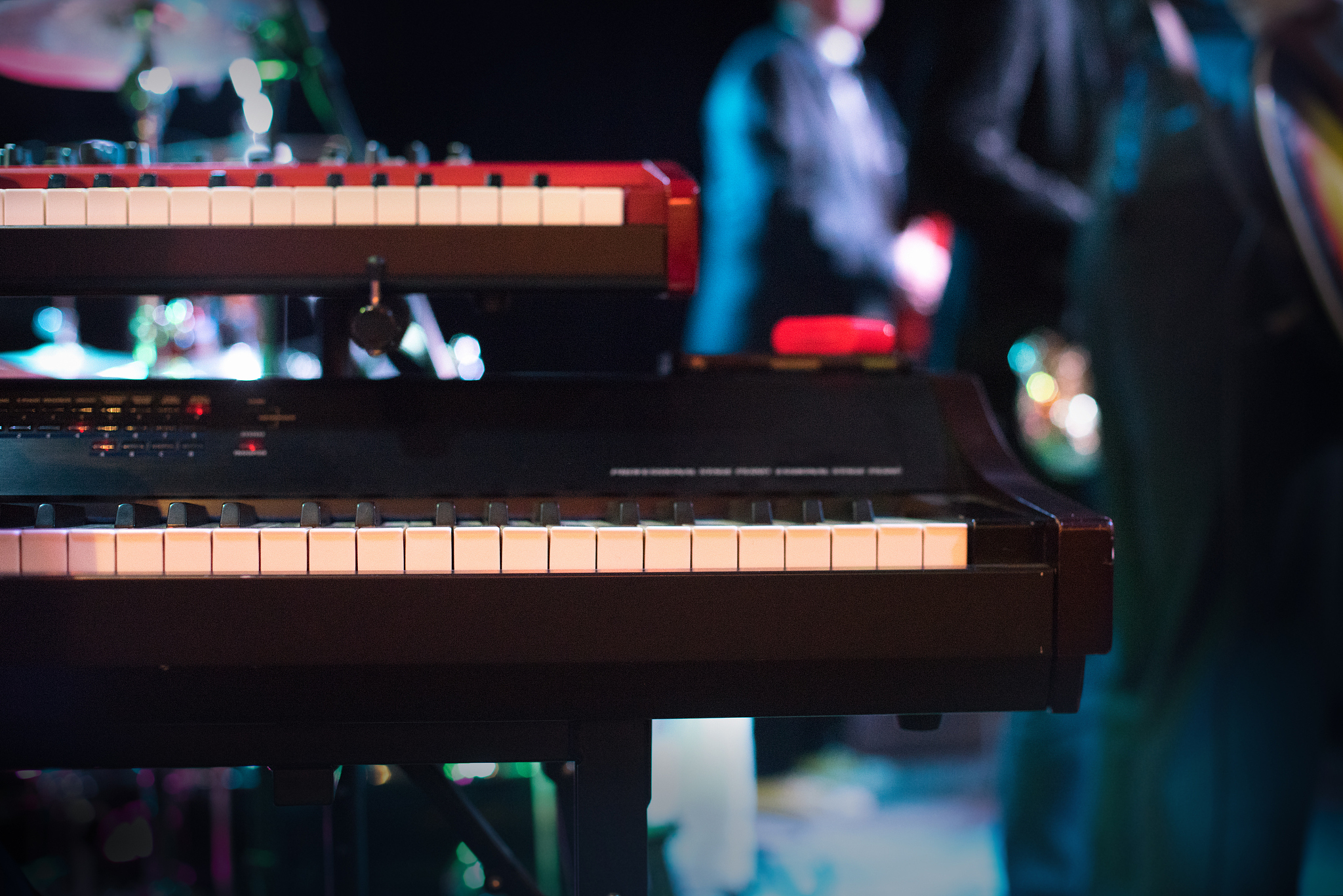 钢琴可以弹奏所有歌曲吗？