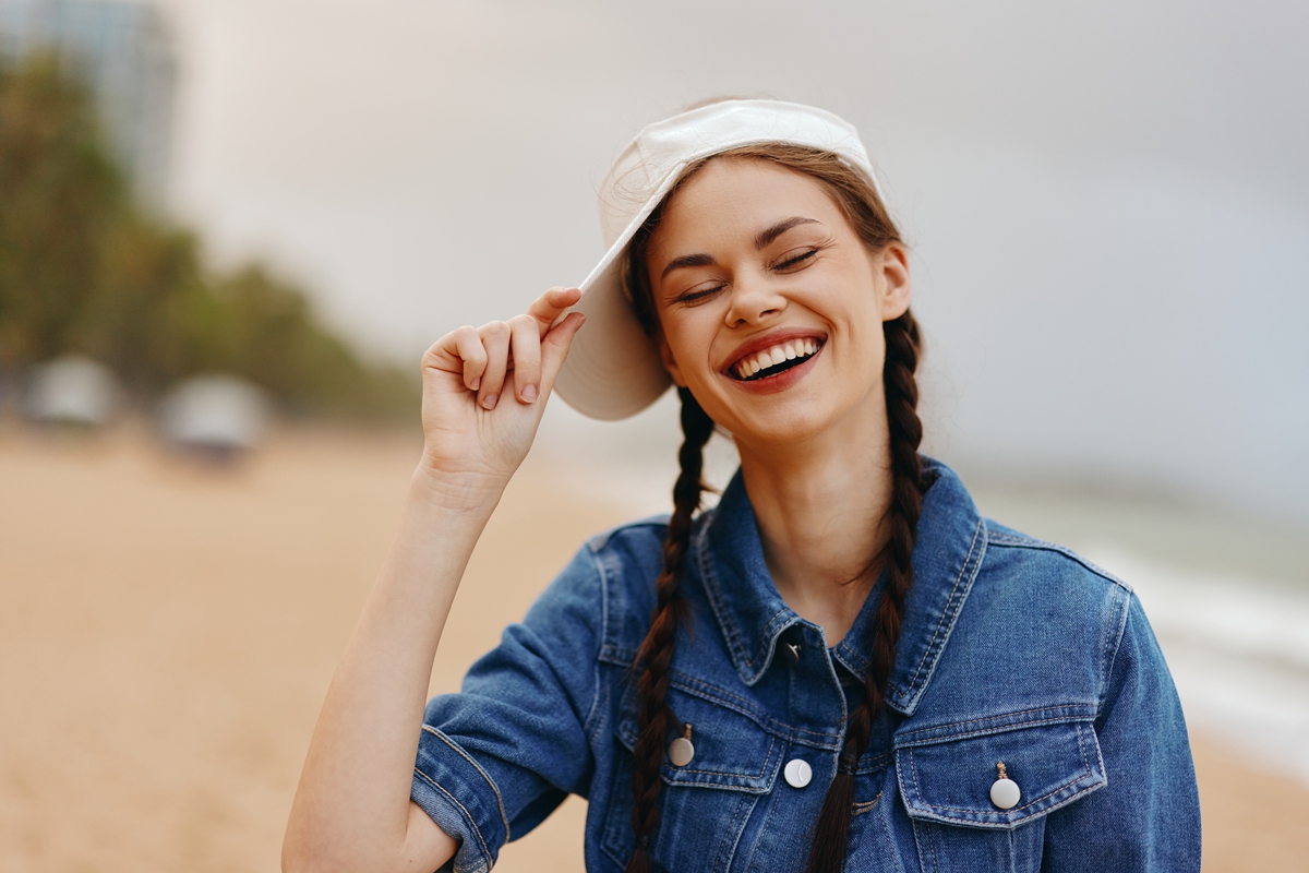 以笑为题写一篇2000字的作文