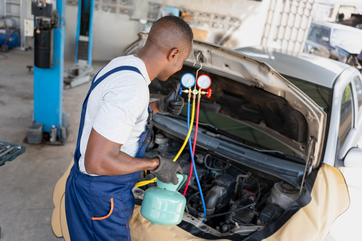 成都汽修圆你汽车医生梦想用发