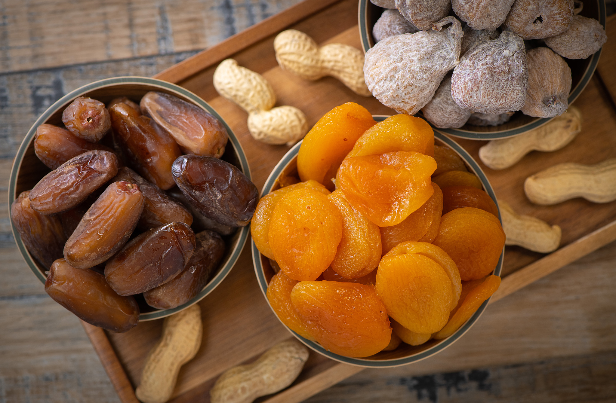 dried fruit composition on turntable