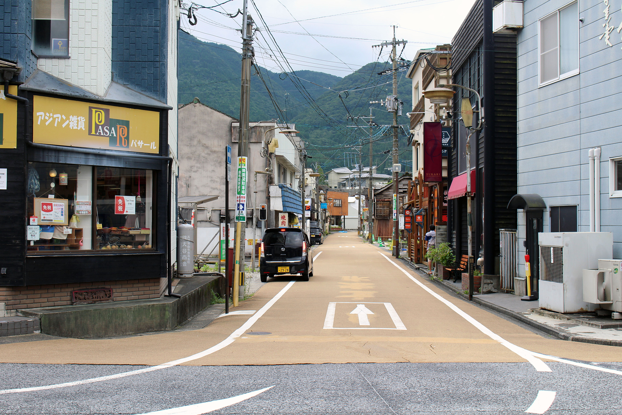 住：提前锁定客户房间保证客户房间最优。行：提前排查司机专业度保证行程顺畅。食：菜品多样化搭配中国料理以外的多国菜品翻译成日语