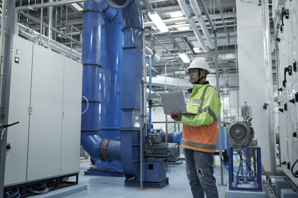 科技分公司智能检测工装亮相山西节能环保展，爬壁“蜘蛛侠”惊艳全场