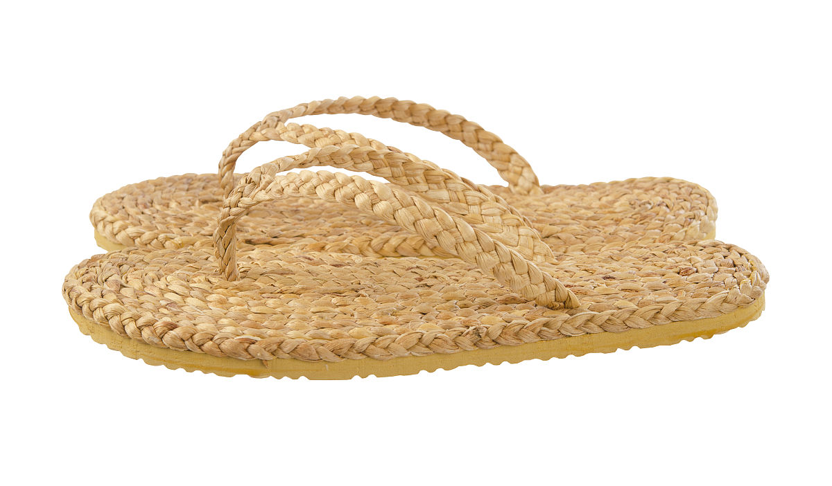 通常在触发器中使用的SQL语句格式与平时的查询删除更改增加语句有什么不同请举例说明为什么和平时的格式不一样请举例说明