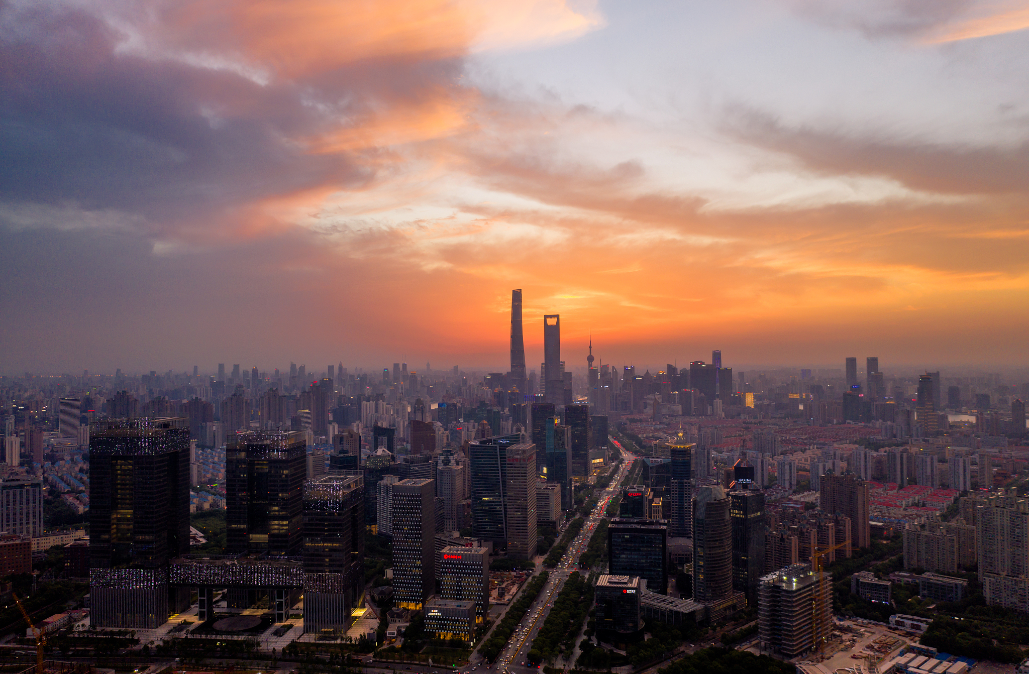 2022年8月初上海日落时间