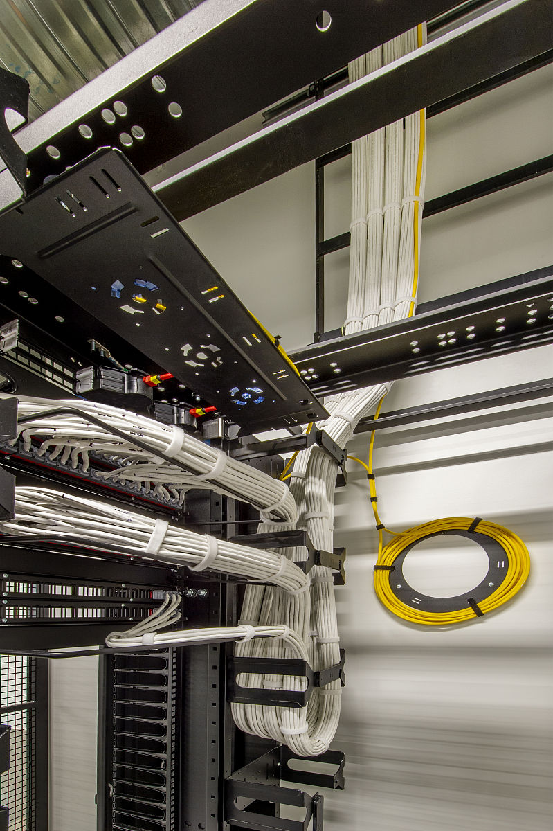 TIA 942数据中心机房机柜通道长度要求详解