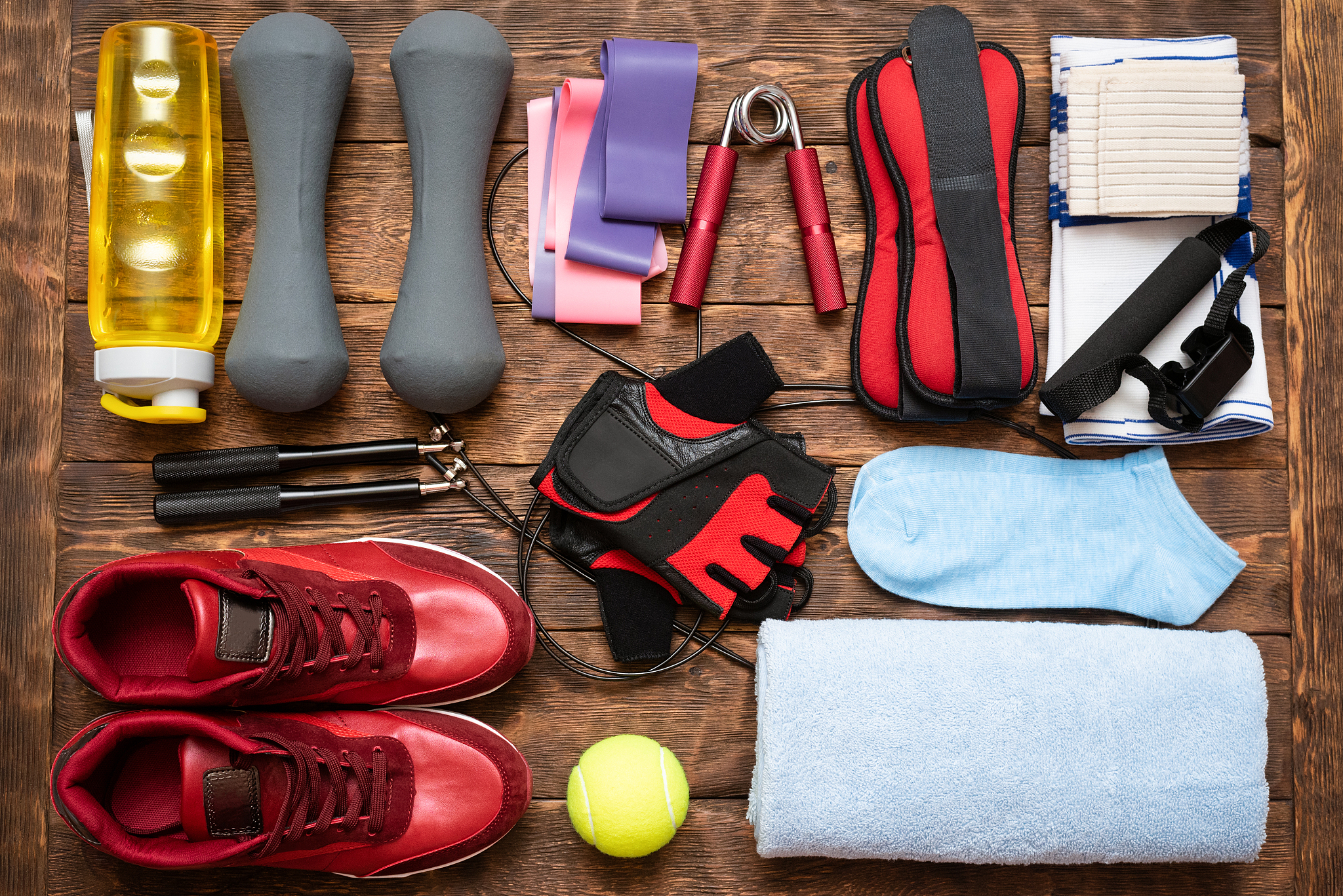 扮演一名户外博主写篇1000字你知道吗？徒步旅行必备的这些东西你可能忽略了！的文章