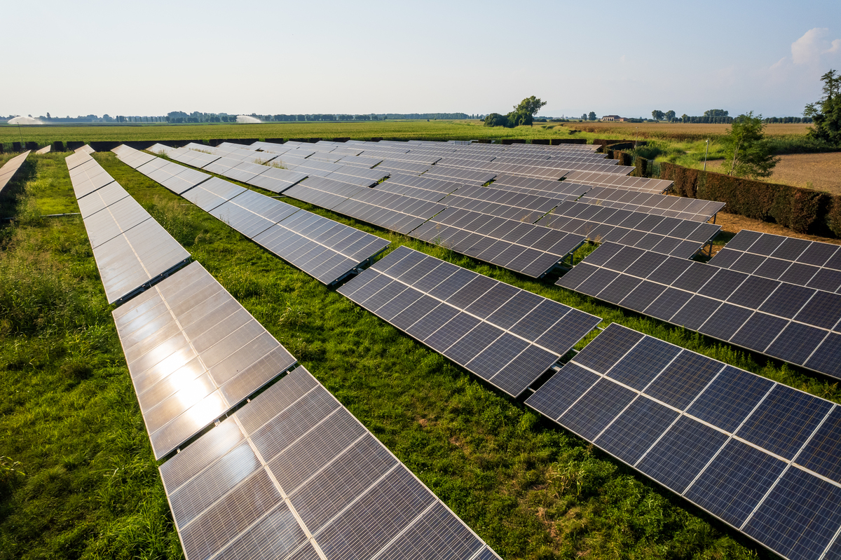 请拓展下面一段话：
具体来说，S公司应该重点推进三个层面的战略举措，以实现可持续发展。首先，多元化开发光伏新项目类型，调整业务结构朝更加均衡的方向迈进，实现户用和工商业光伏“两翼齐飞”业务布局。其次，提供光伏电站开发管理咨询服务和光伏电站运维服务，增厚公司利润。最后，密切关注储能产品，通过整合集团兄弟产业板块的资源，深入探索光储业务的发展模式，加快光储一体化，满足政策与经济性的要求