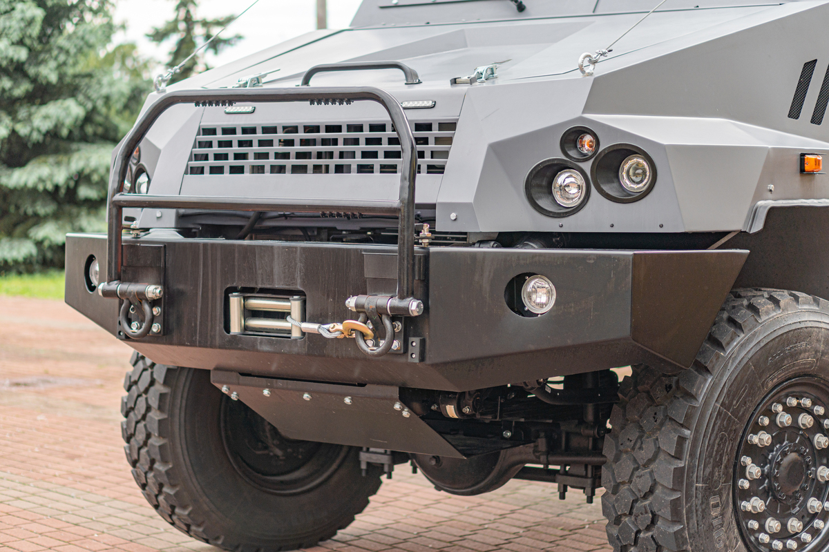 2022 w9 565 x15 18 速度 280 wb 盘式制动器 满载内部 220k 英里 一位拥有者出色的外形。出售前的新保险杠。17.9 万美元