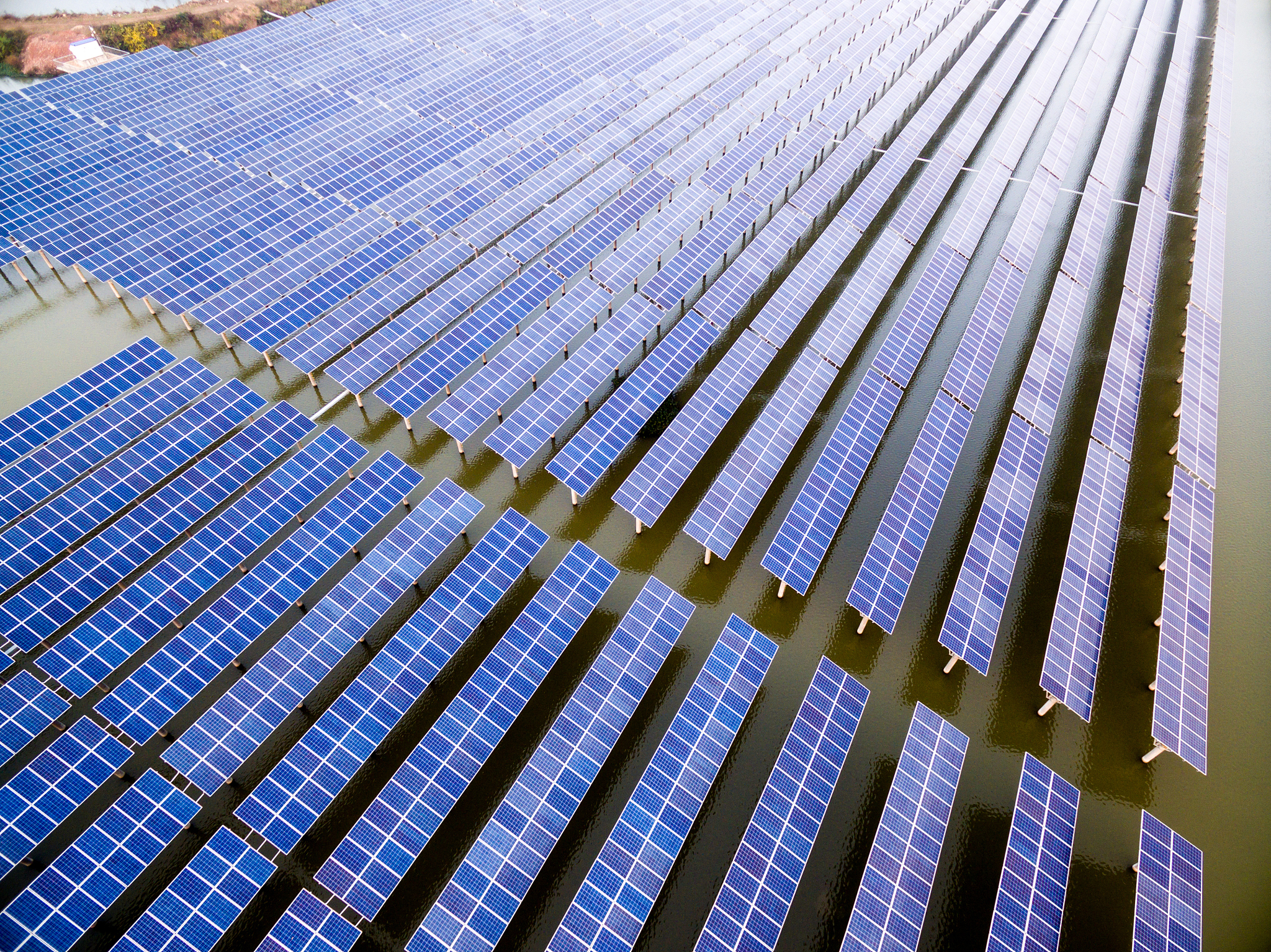 北京地区600W太阳能板一天发电量多少？