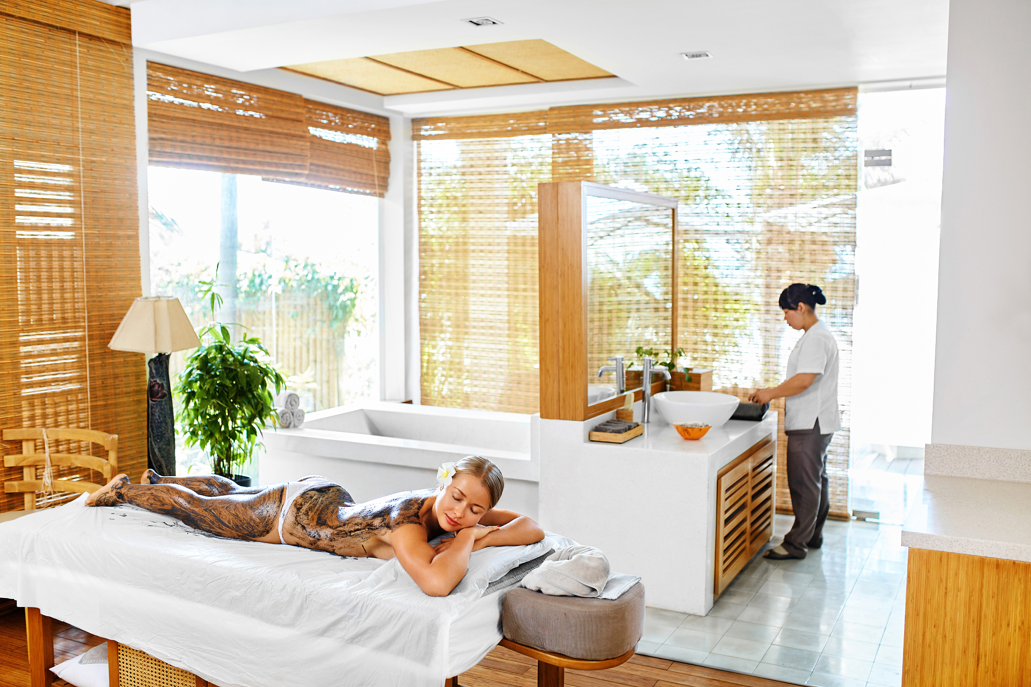 给我50条美容院好评的话术每条不少于130字