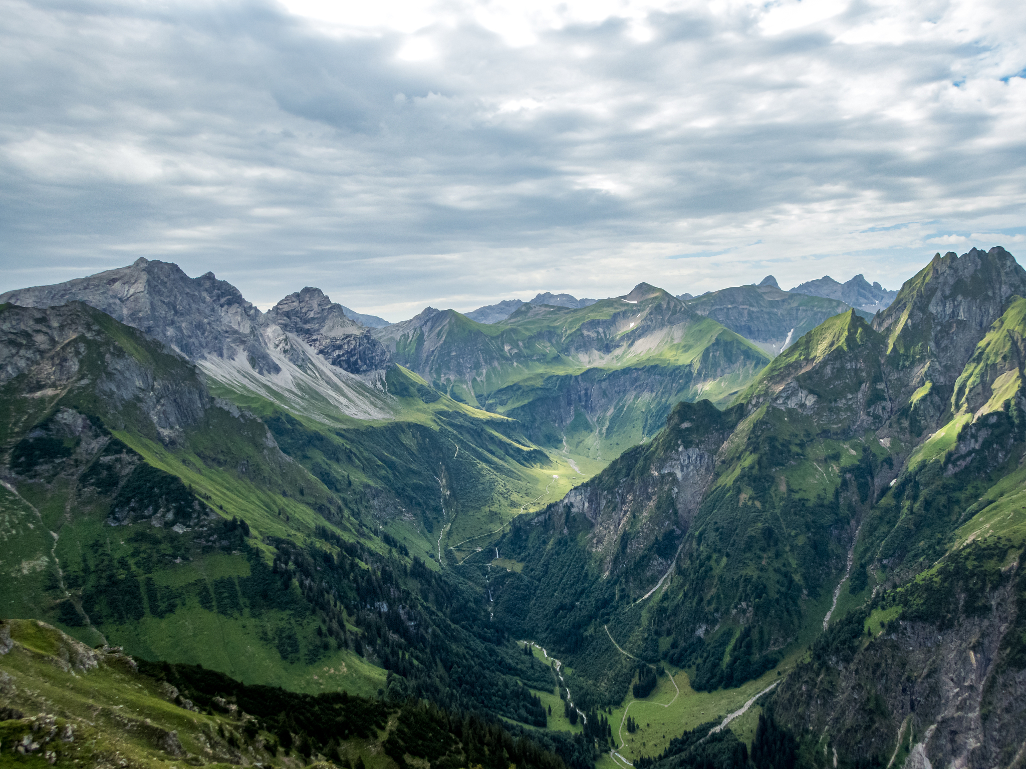 panoramic hike at the nebelhorn in allgau
