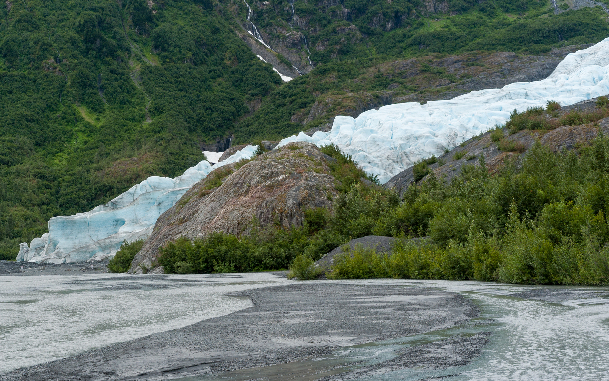 成都华夏旅游商务学校就读有就业前景吗