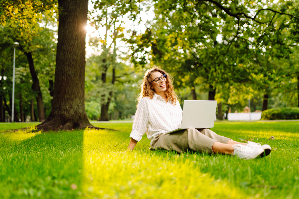 休闲时光：运动、阅读、与家人朋友共度美好时光