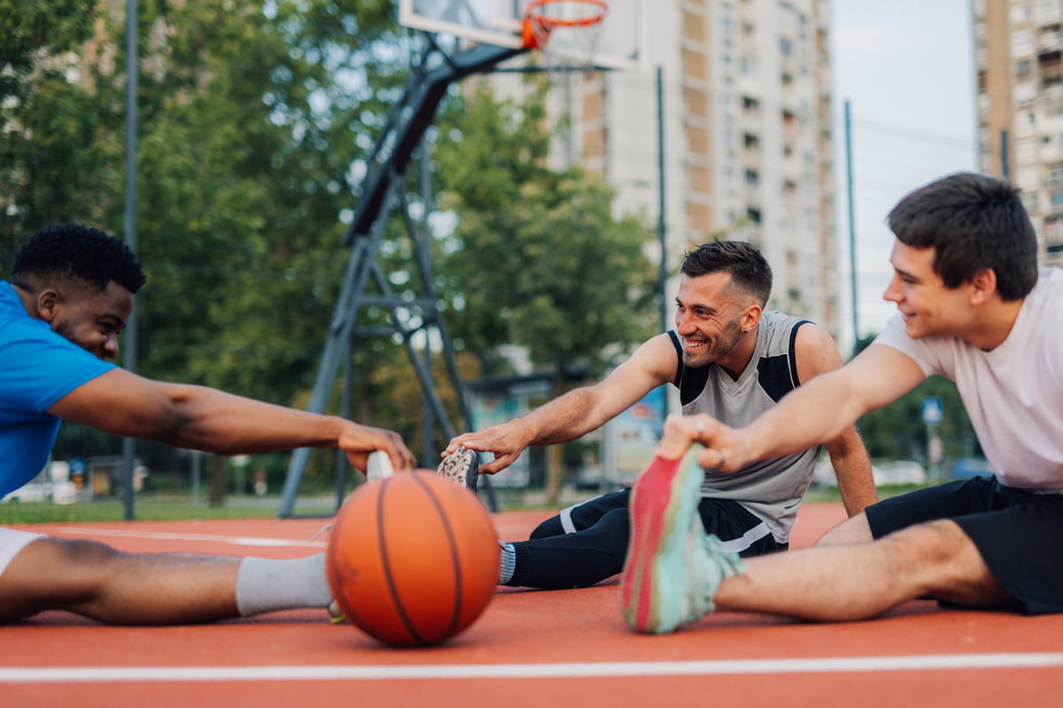 篮球训练新玩法：体育游戏提升技能和团队合作