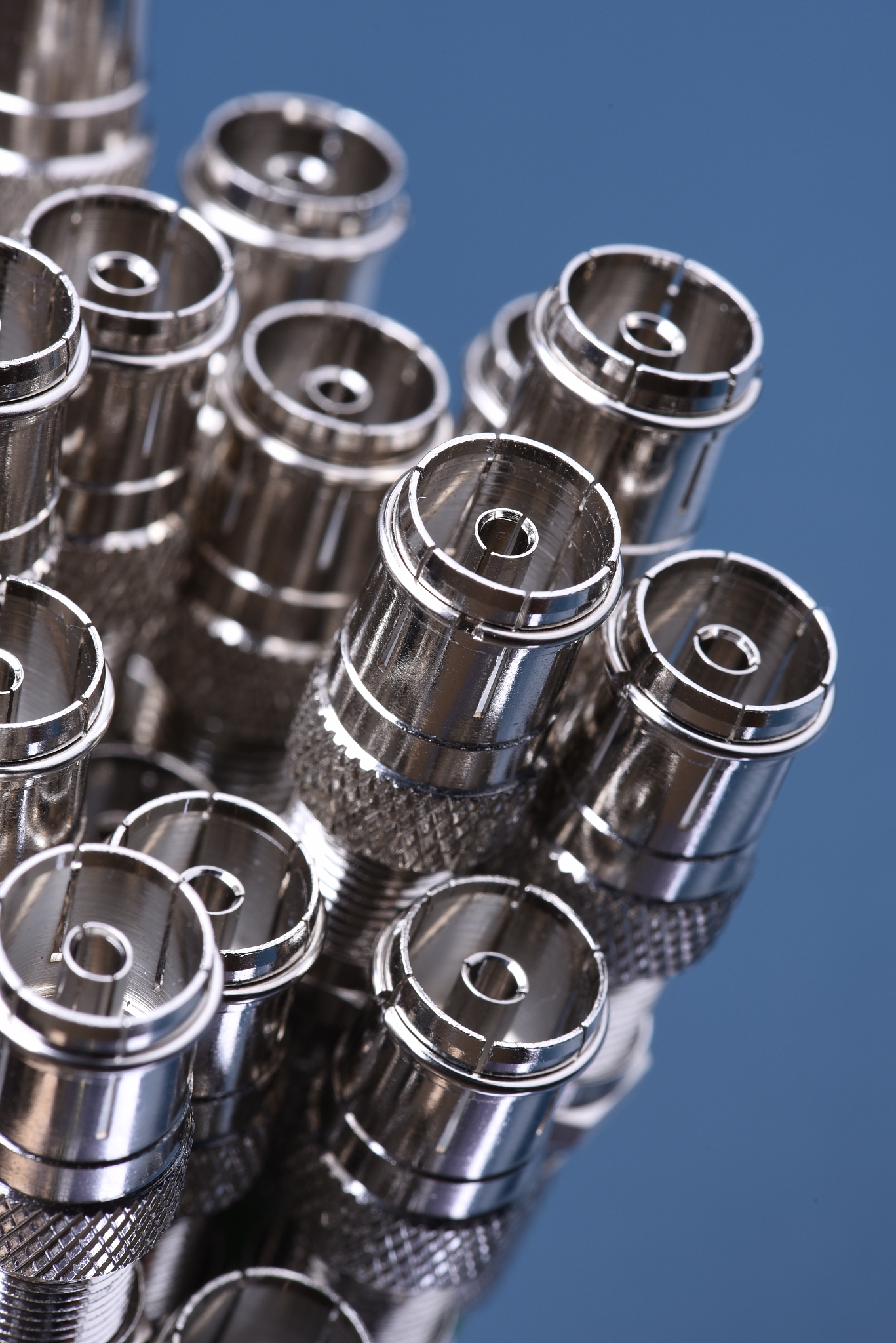 总线宽度和总线带宽：计算机系统性能的关键