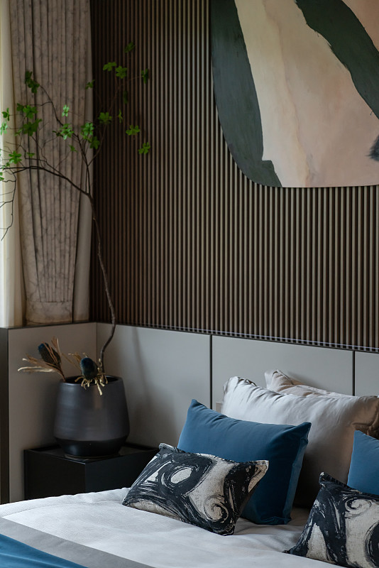 墙面软装饰材料在室内环境艺术设计中的应用分析