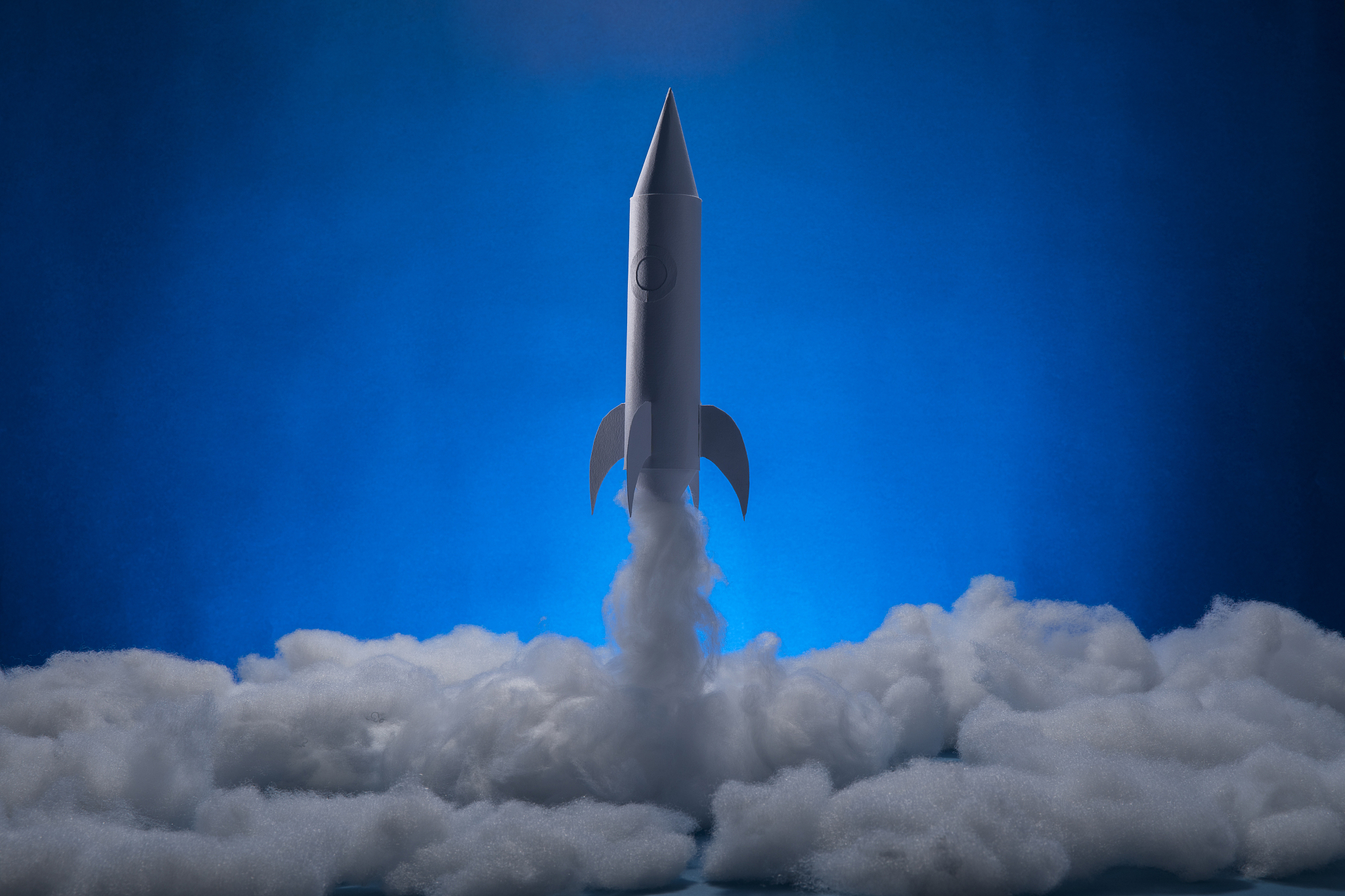 There is also 33-year-old Wei Ya whose 1 April sale of a $6m rocket launch on Taobao amazed the nation and attracted international publicity 翻译