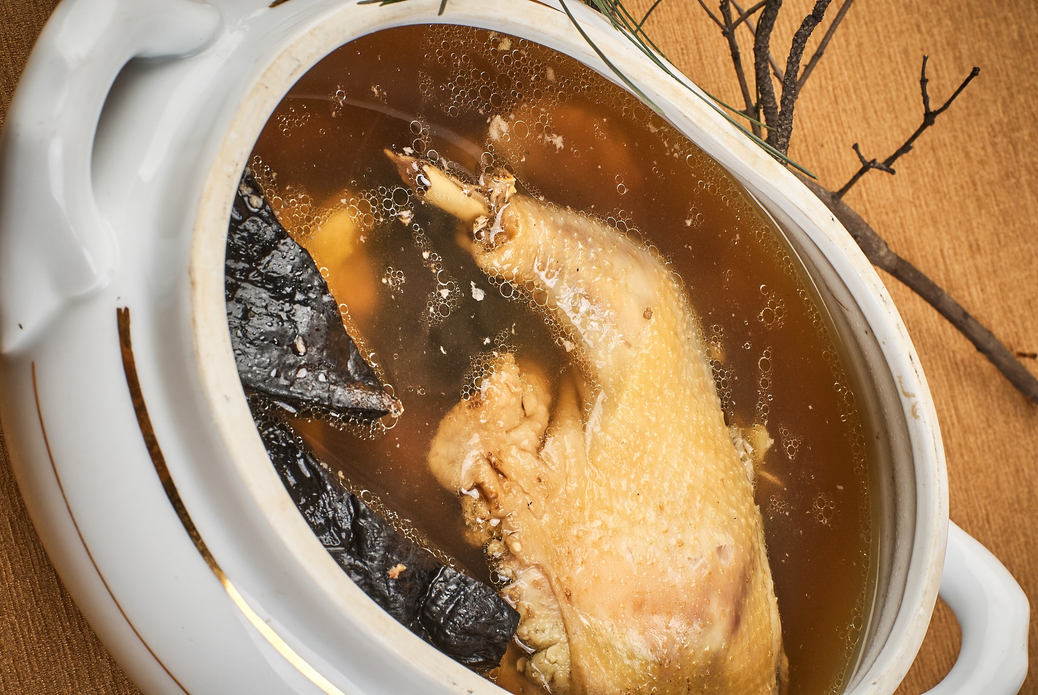 炖鸡翅要多久