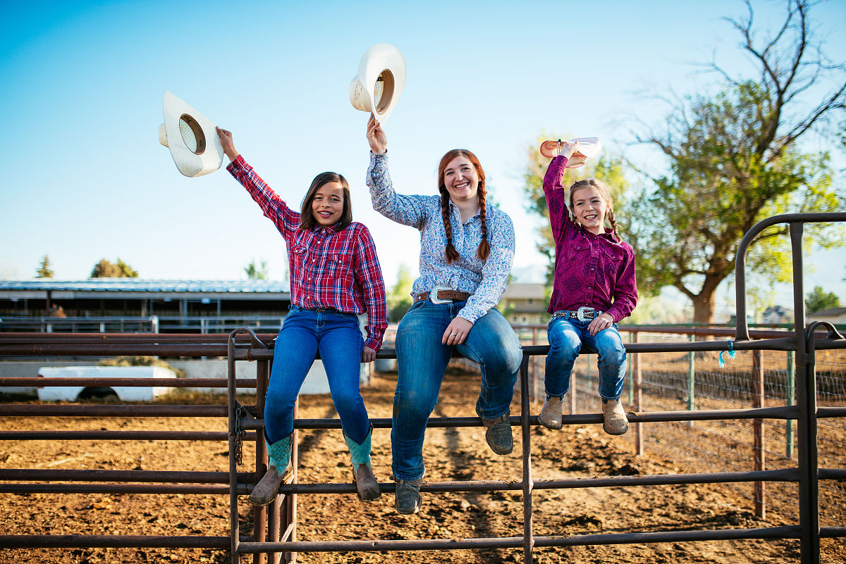 成都高铁、地铁学校就业优势专业：土木工程、计算机科学、市场营销等