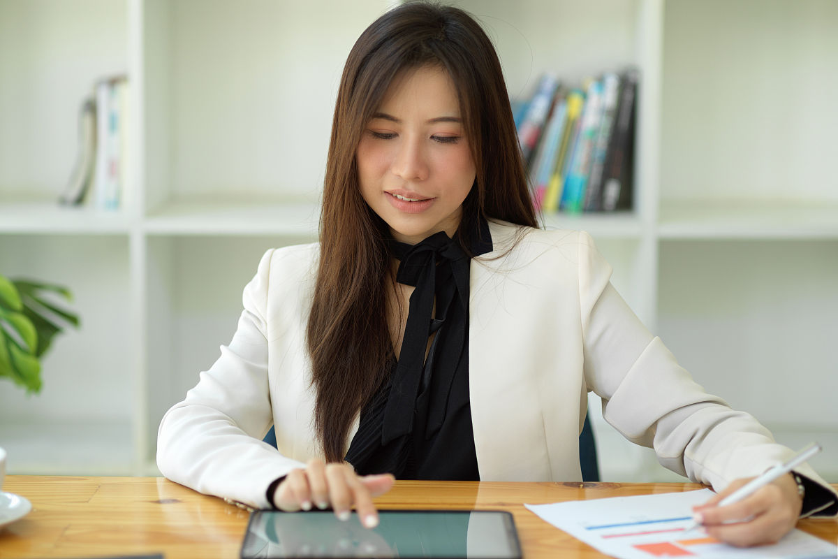中学生成长报告册怎么写