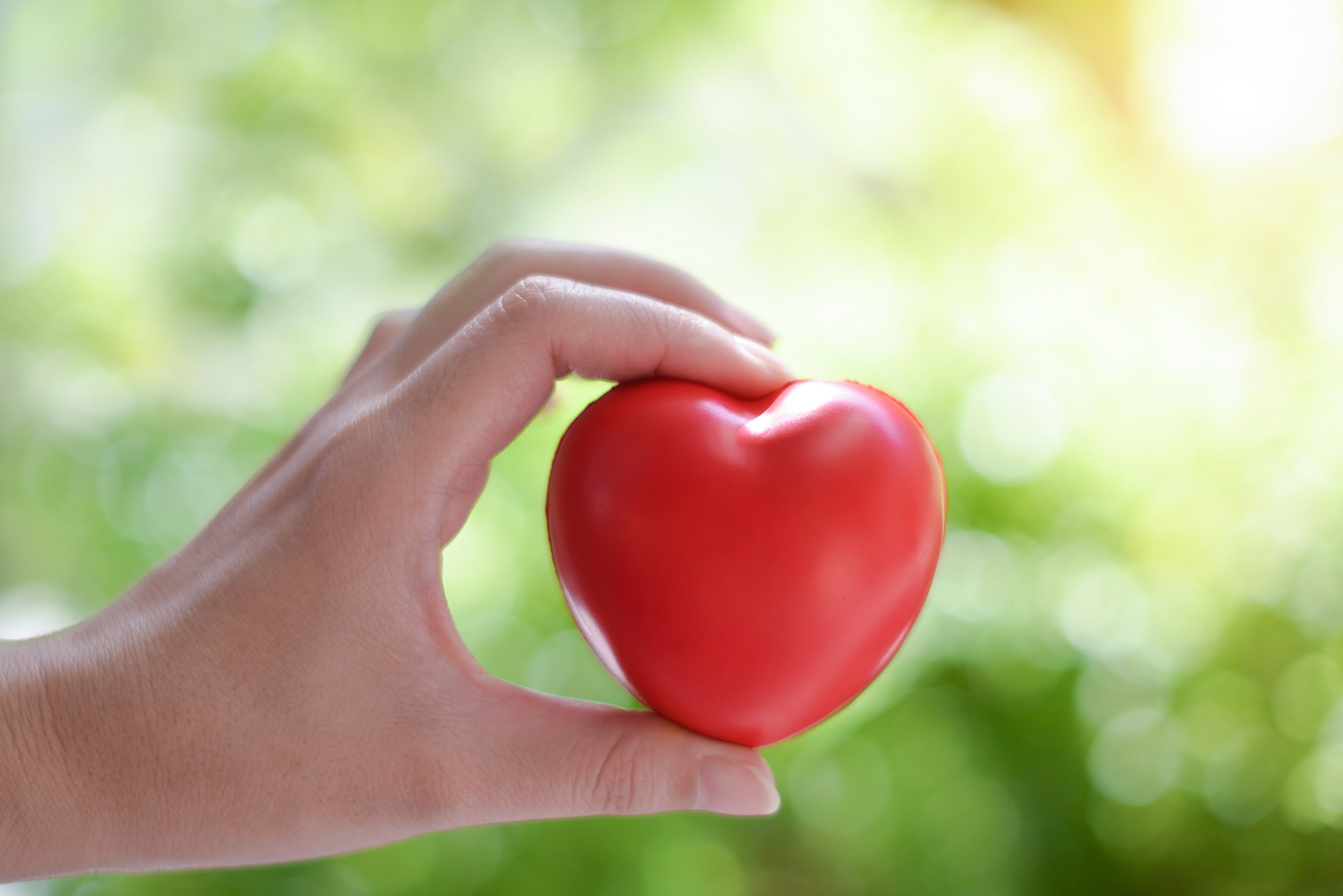 《 99℃至100℃的爱》帮我写个人间大爱的文案