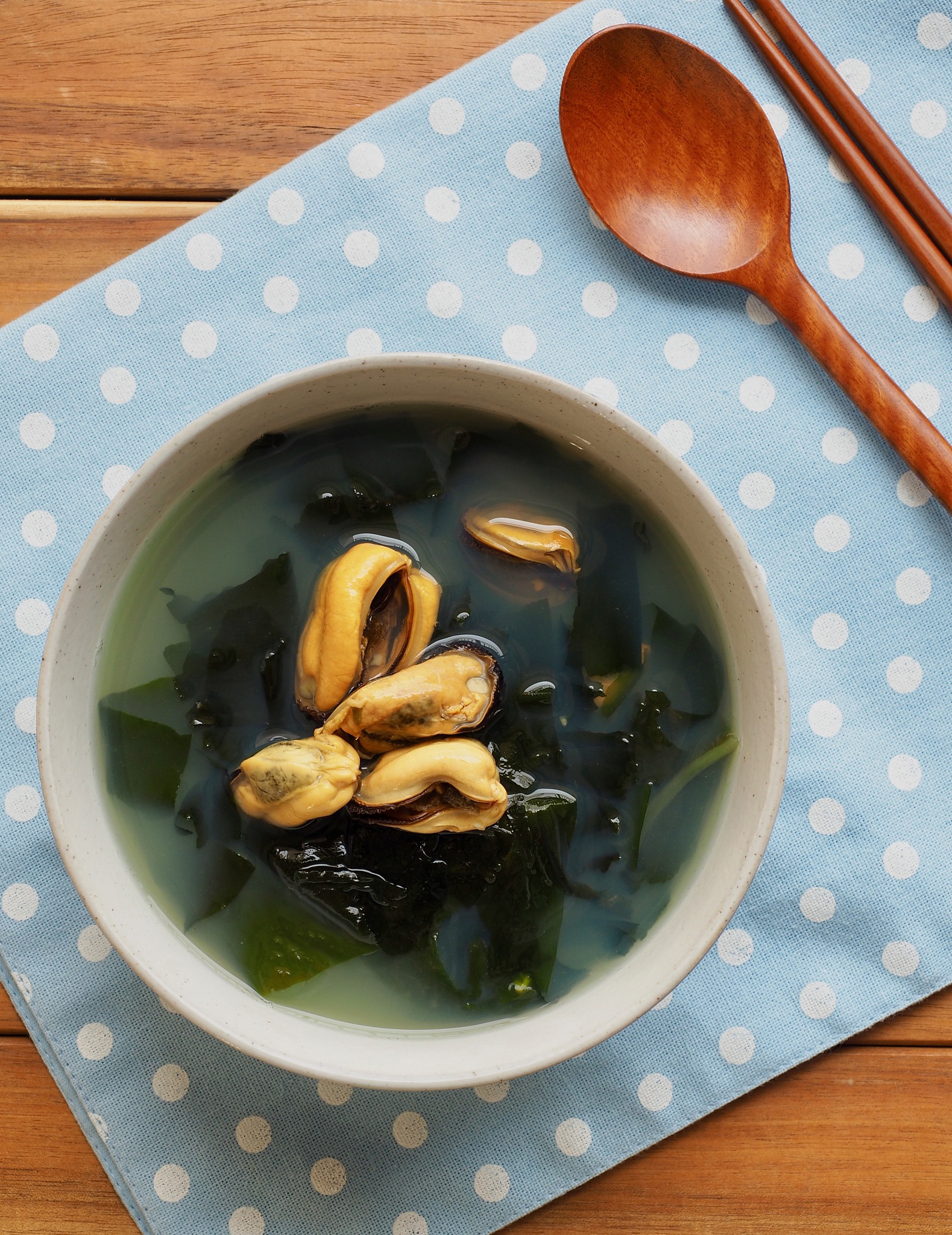 korean food mussels seaweed soup