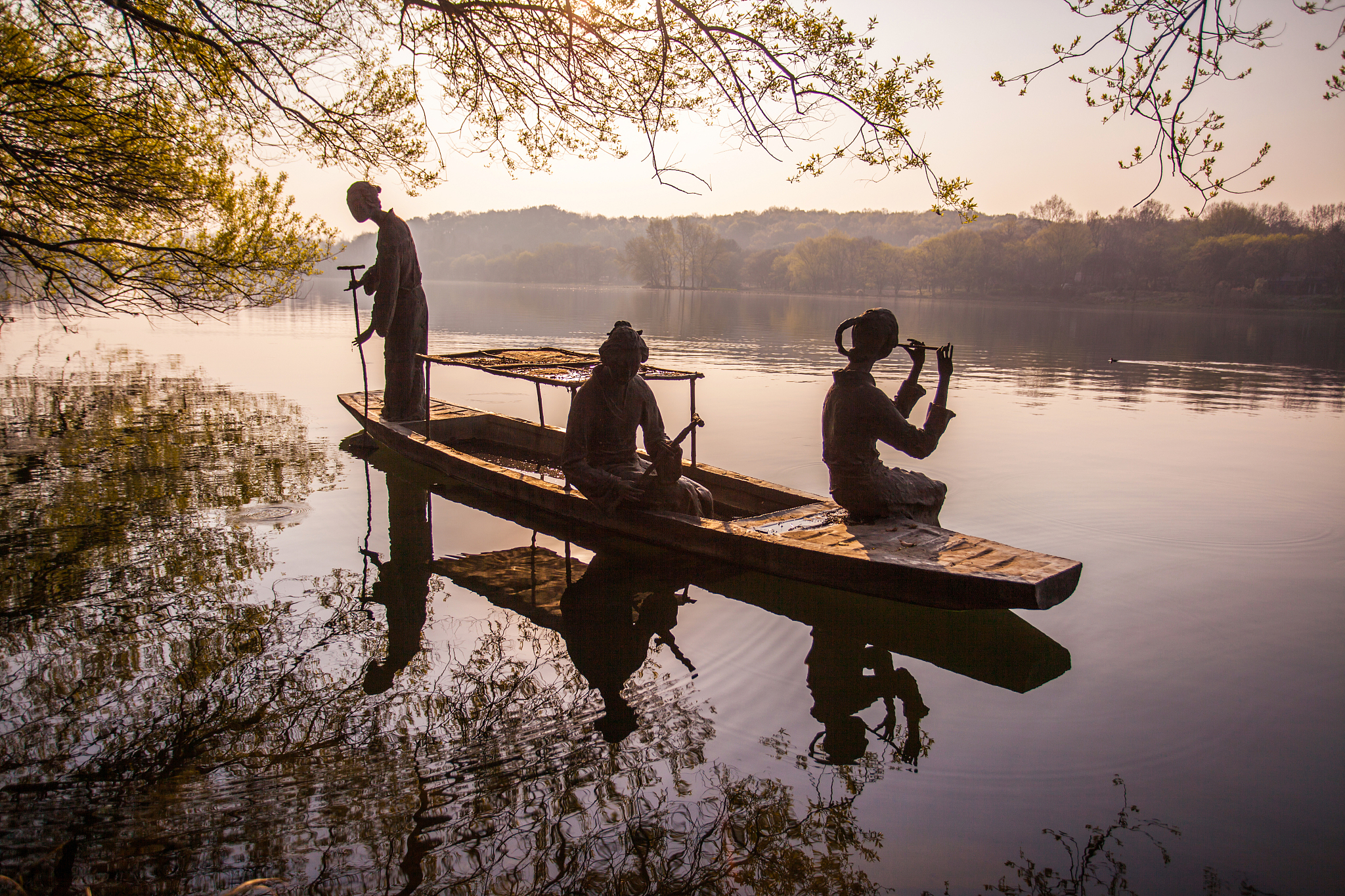 带湖埠藏头诗：20首描绘湖光水色与渔舟之美
