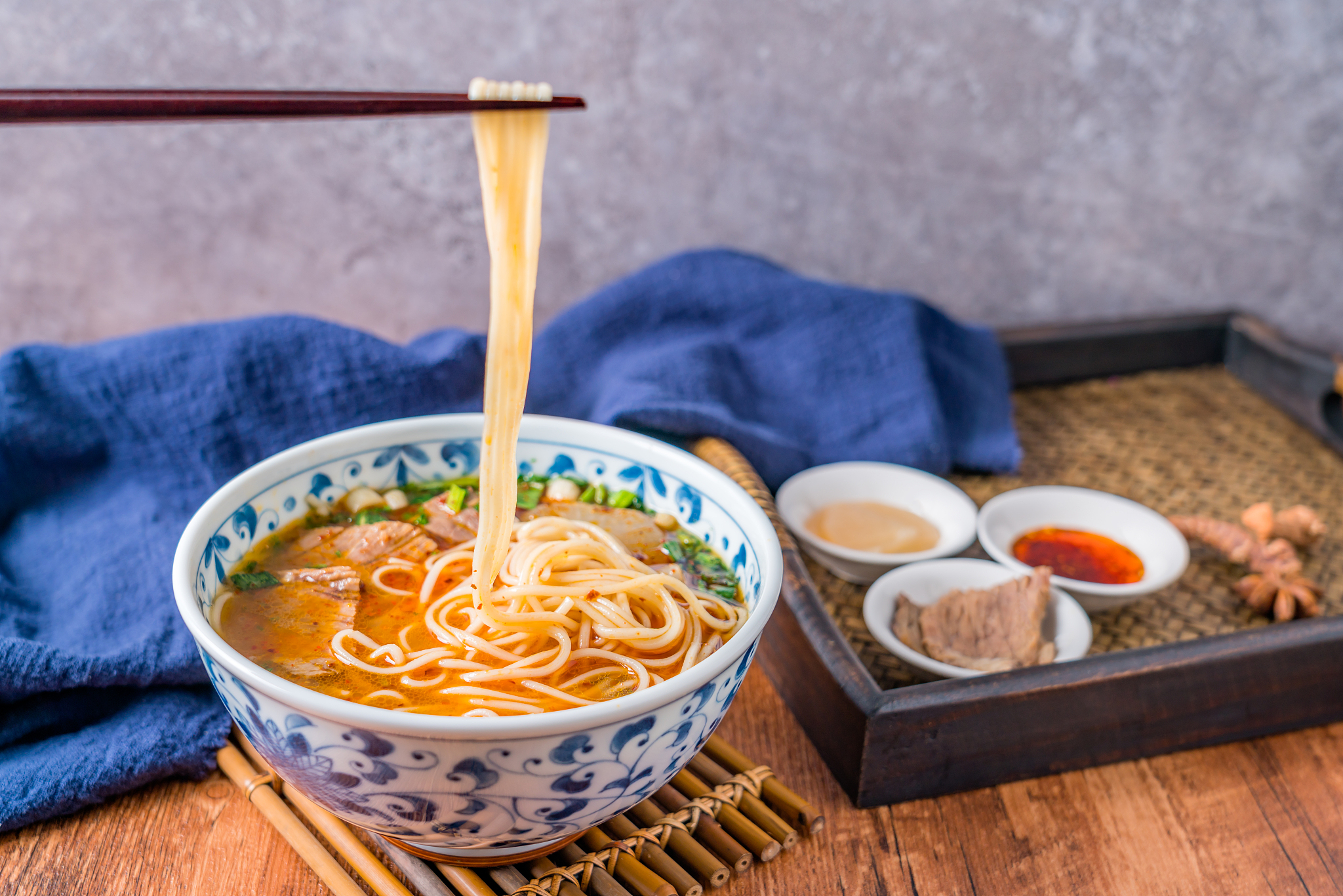 兰州旅游攻略：品尝拉面，探秘景点，带走特色纪念品