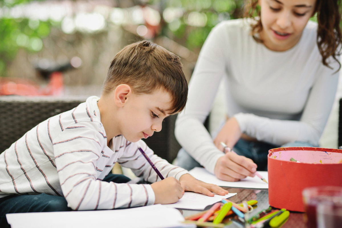 从提高幼儿学习的主动性发展方面论述培养幼儿学习兴趣的重要意义写成一段话格式不少于300字。