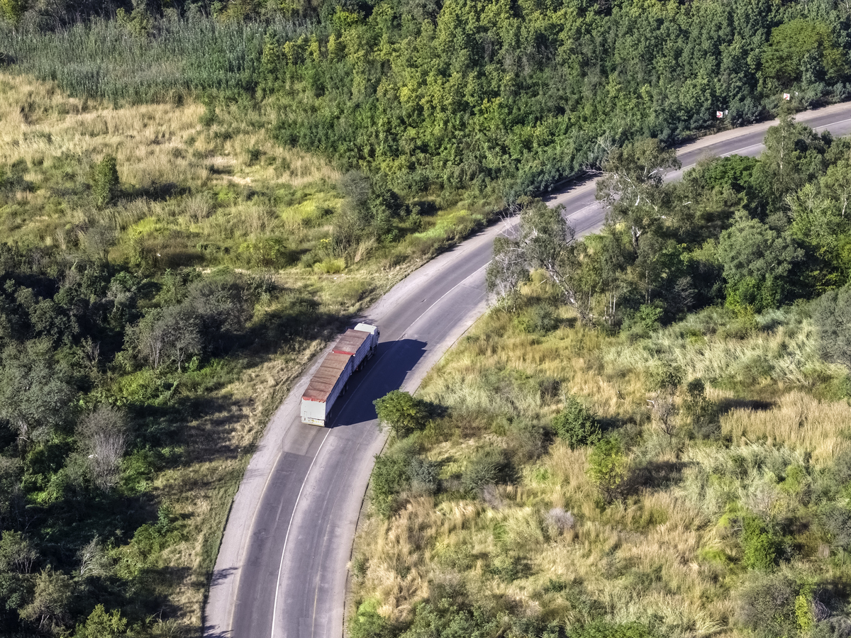 山地道路驾驶技巧：安全驾驶指南