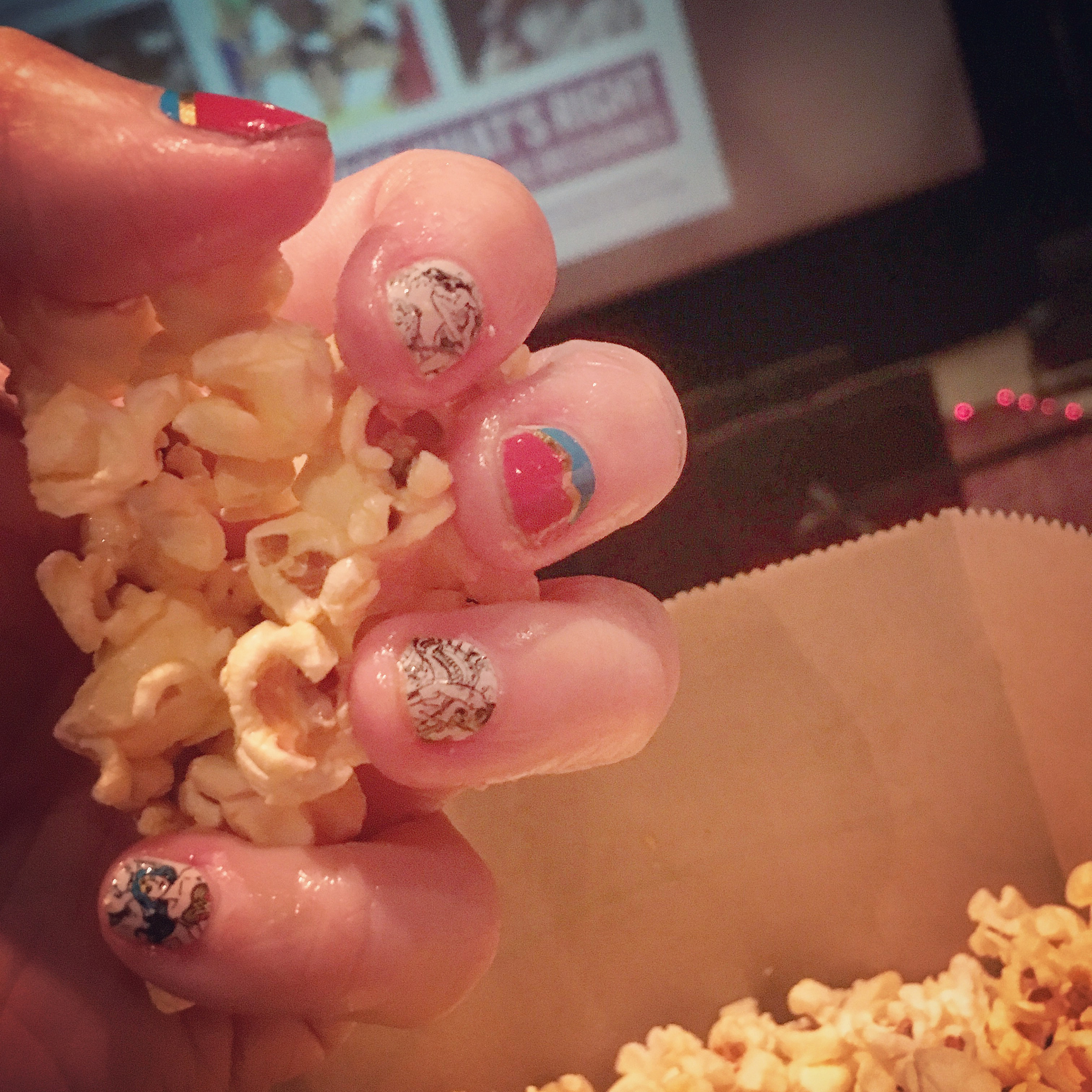 七的不可思议巧合：超人和神奇女侠阻止七机相撞