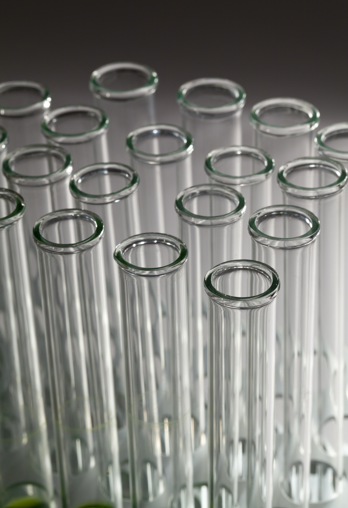 细玻璃棒弯成半圆形：长度、形状与弹性变化