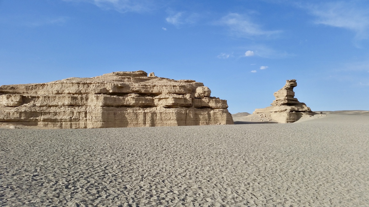 甘肃旅游攻略:探索丝路文化,感受自然奇迹