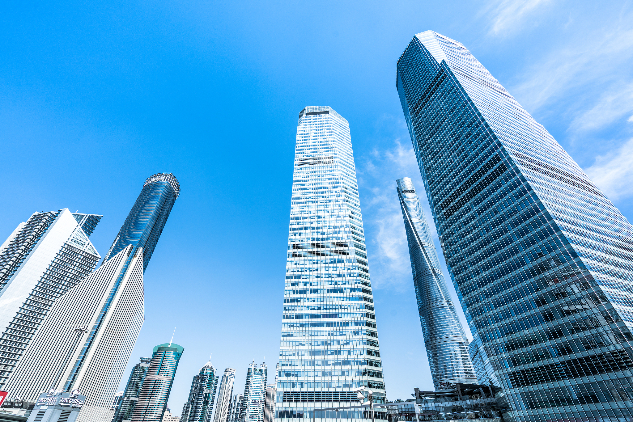 上海现代流通学校是公办还是民办？ - 深度解析