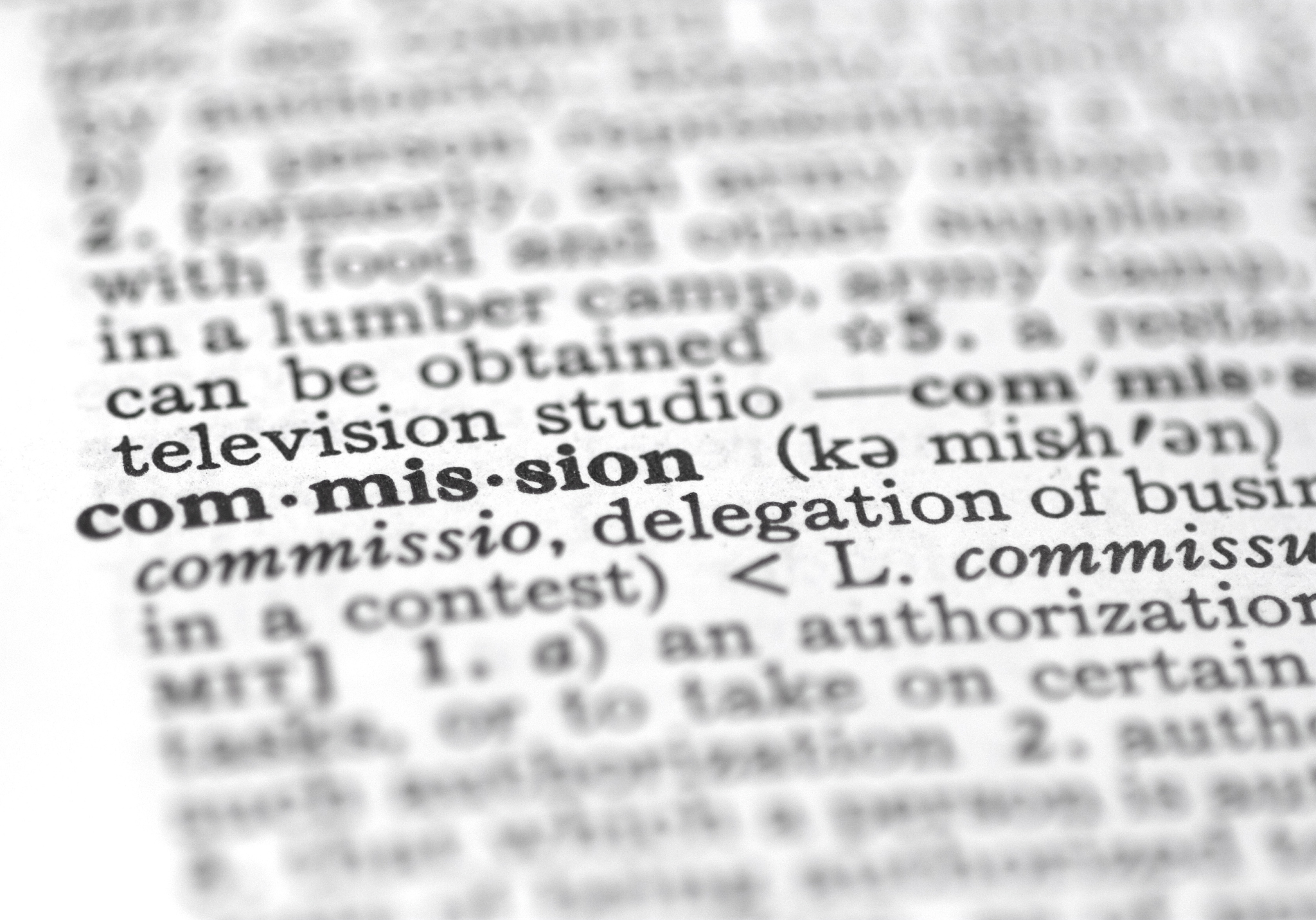 在数据库表1中，在invite_user_id有数值，type 等于1和status等于3的情况下，将actual_commission_balance的值修改为commission_balance，将commission_status的值修改为2，将actual_commission_balance输入到数据库表二中id等于invite_user_id的balance中，