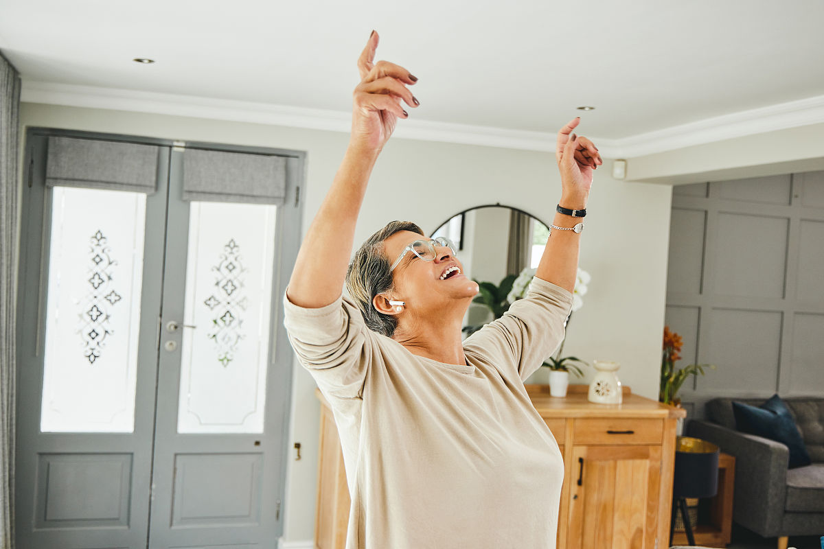 根据文案《麦子熟了》麦子为什么低了头？人们称之为成熟 或是丰收麦子熟了你呢？创作出舞蹈影像的脚本舞者5人场地麦子地包括拍摄手法