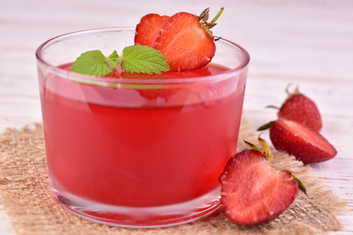 莓莓酸奶酪的做法：草莓季的清爽美味