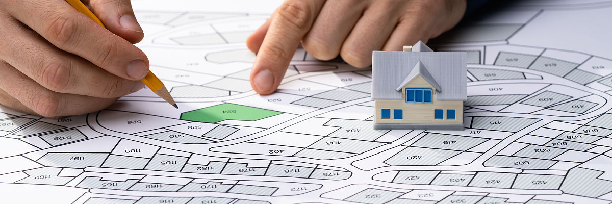 instruction 听说城市轨道交通PPP项目在推进过程中遇到了很多问题你们对策吗？n input output 我们研究了城市轨道交通PPP的投资建设实践并结合了各地城市轨道交通建设案例的研究与分析提出了一些对策。其中包括：城市轨道交通PPP与TOD结合通过土地综合开发收性用地招拍挂的法律问题；实施过程中一事一议加强支持；重视城市轨道交通规划与城市规划从宏观到微观层面的紧密结合；设立合理的