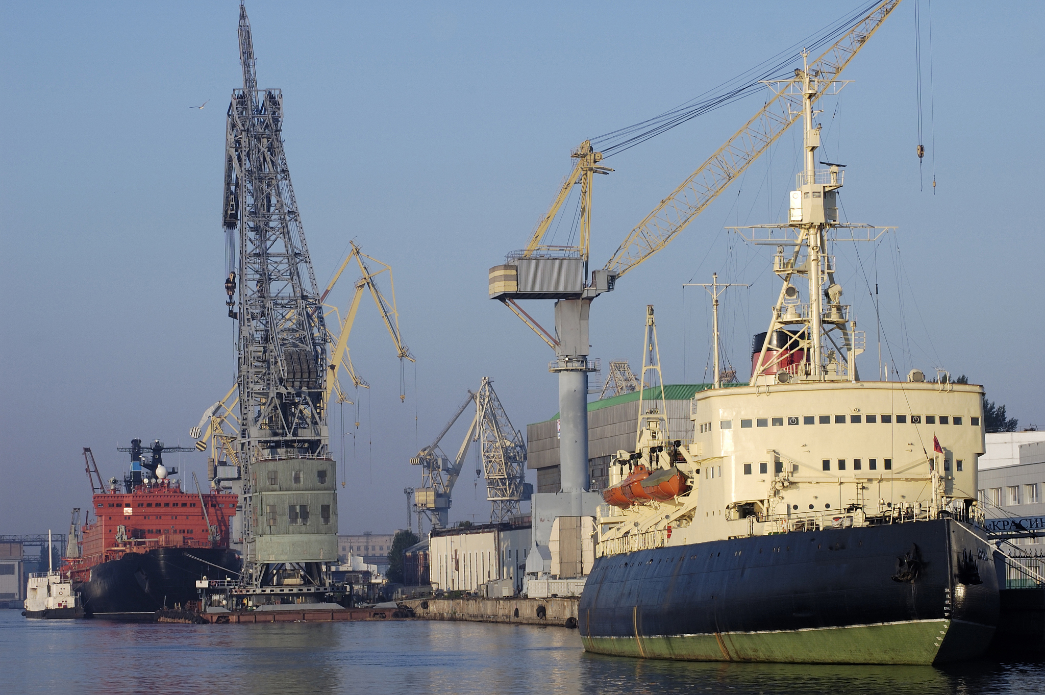 因船员疏忽造成的锅炉损坏导致无法航行是否可以算共同海损