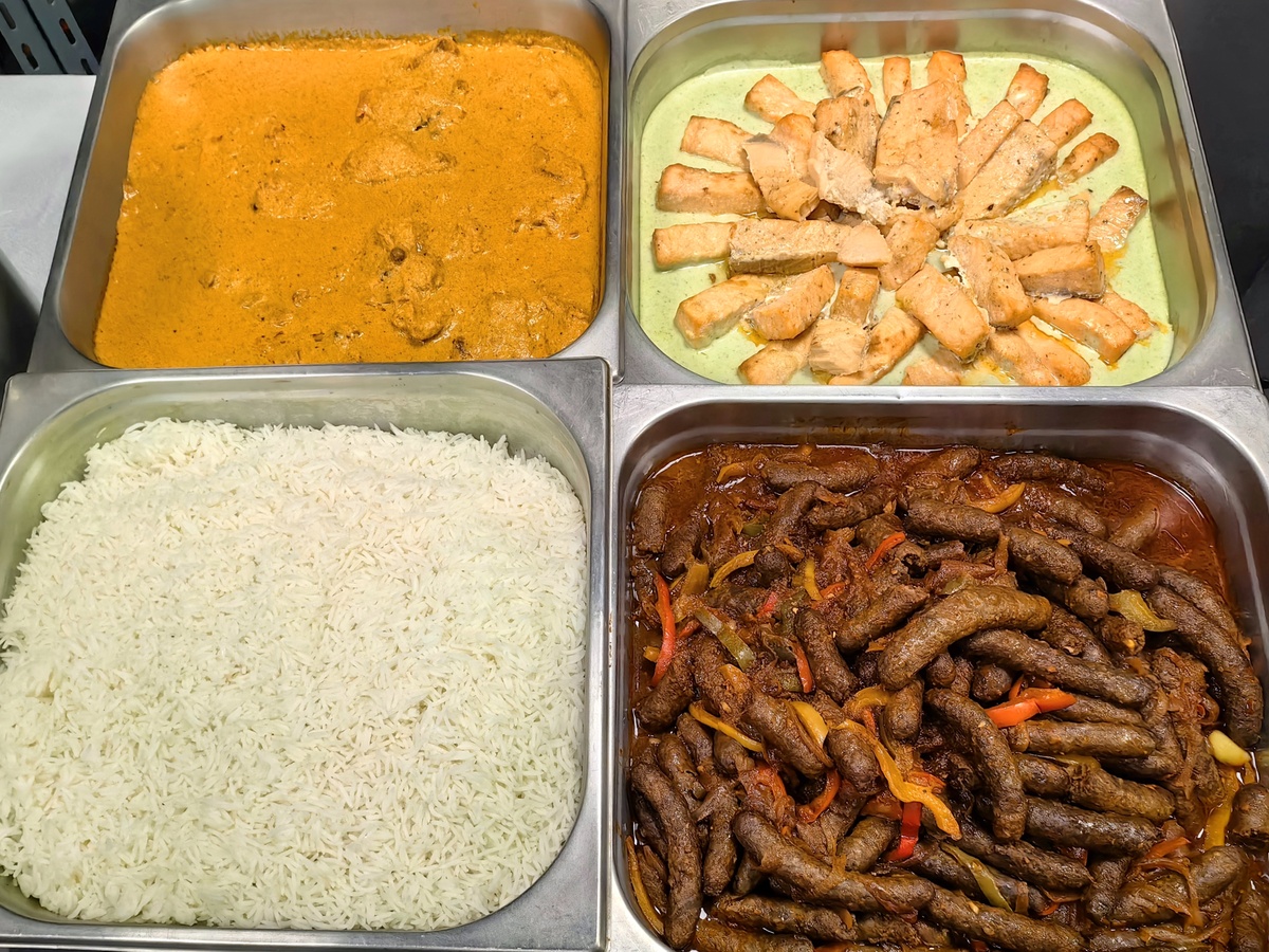 分享学校食堂美味五十字