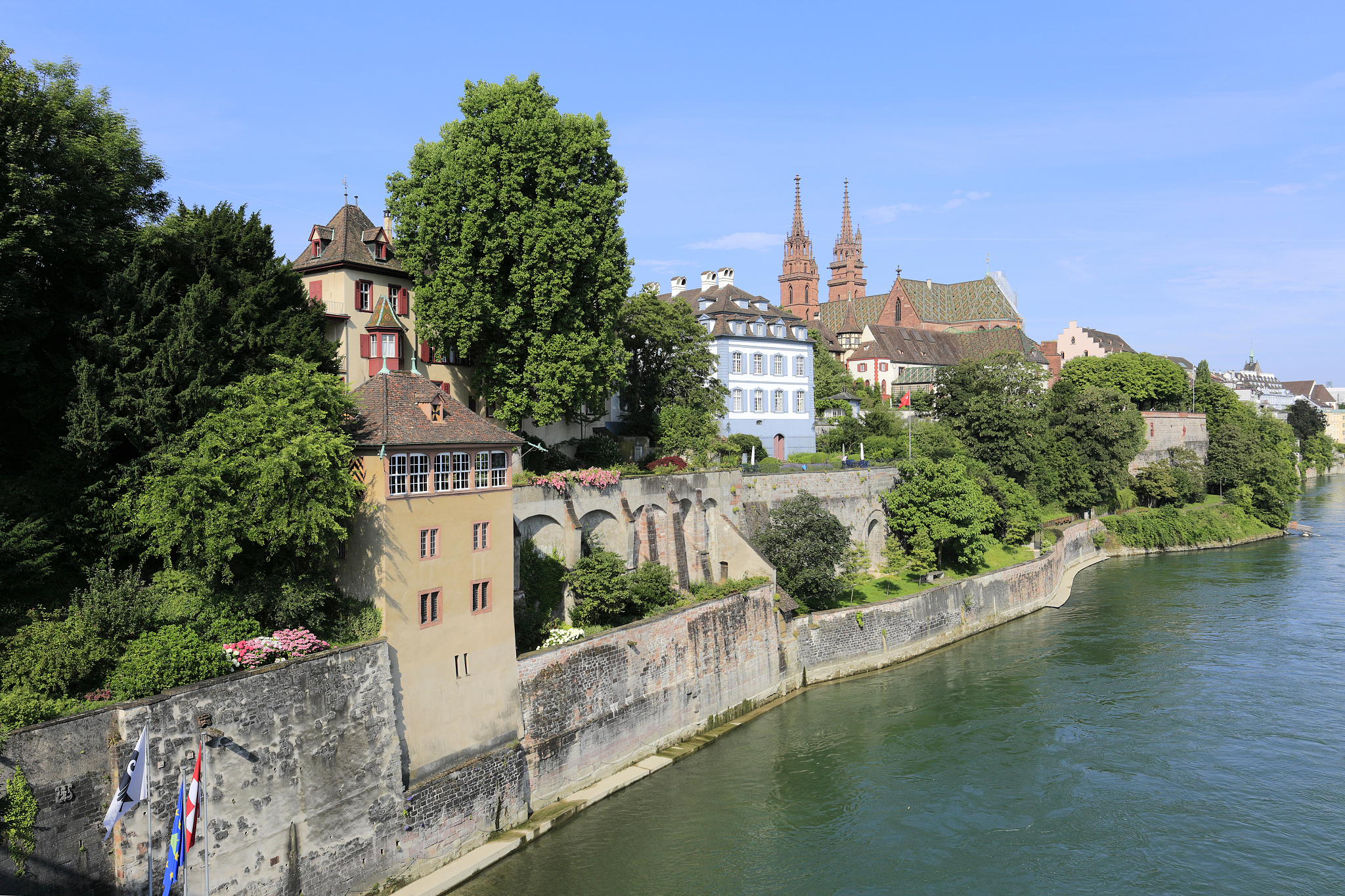 广州城市职业技工学校美容保健美容美发方向要满足什么条件-好不好