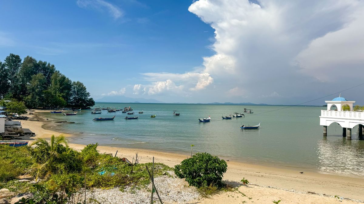惠州小巴厘岛这座山拍照完全不需要滤镜啊！五一来这刚刚好！帮我想一些类似有吸引力的标题