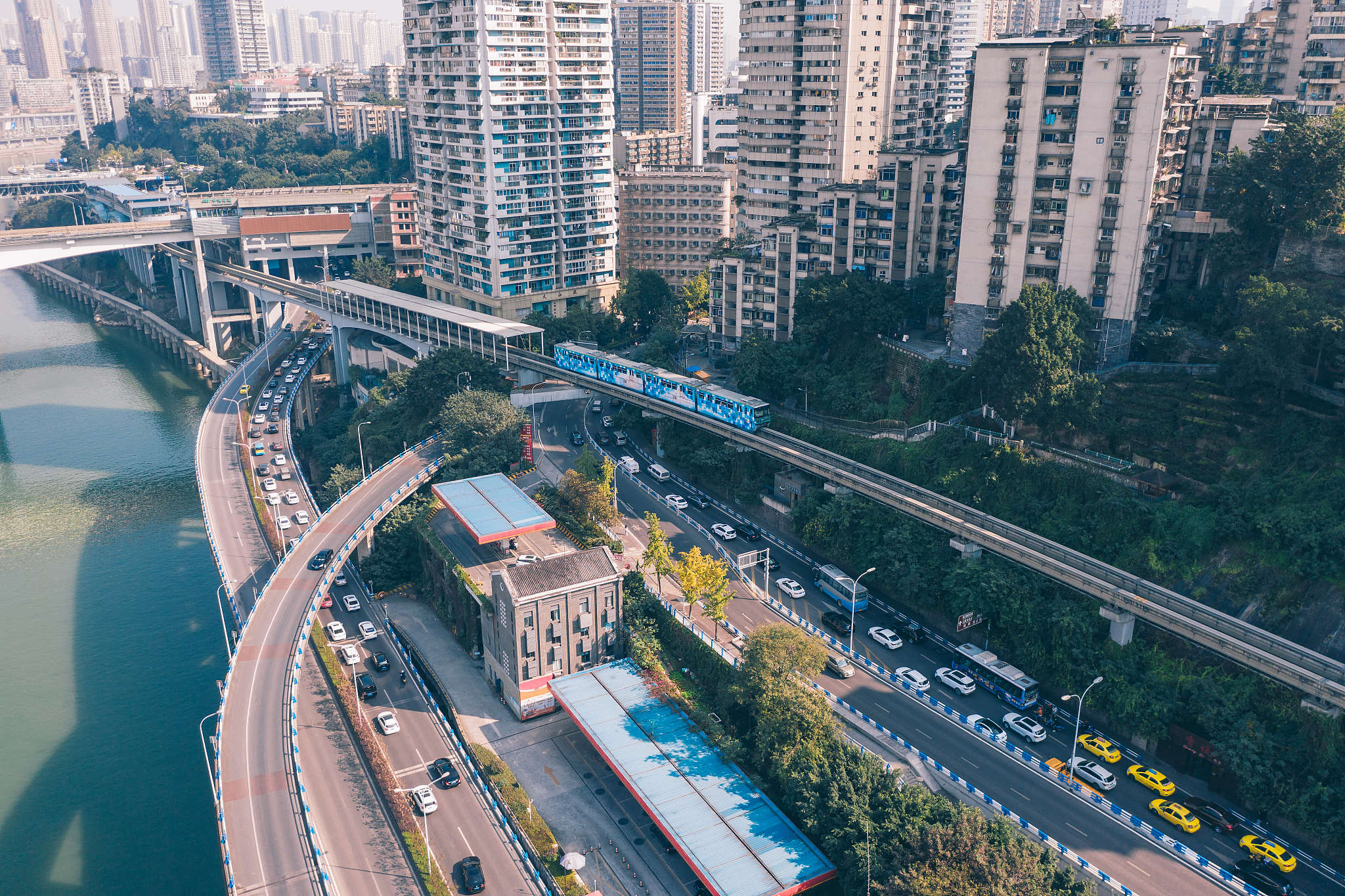 重庆2021年有轨道交通学校吗