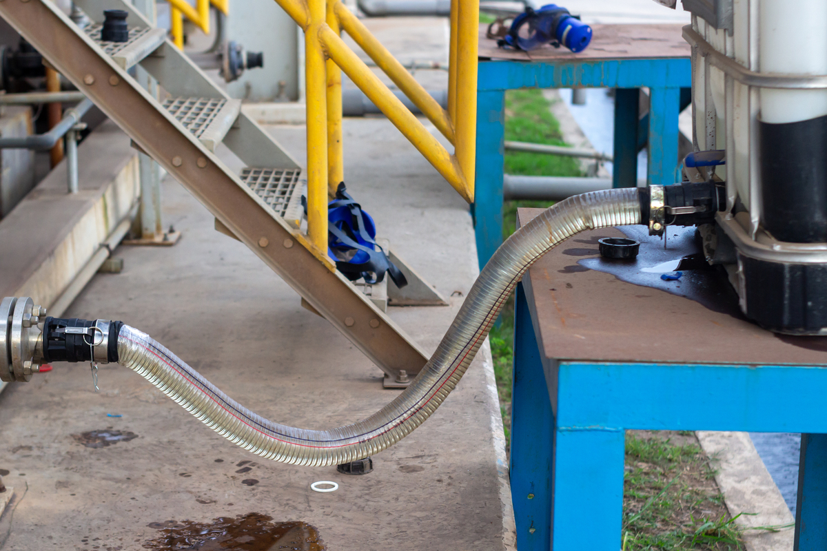 PVC管材定型方式详解：热水、热风、冷却、压力