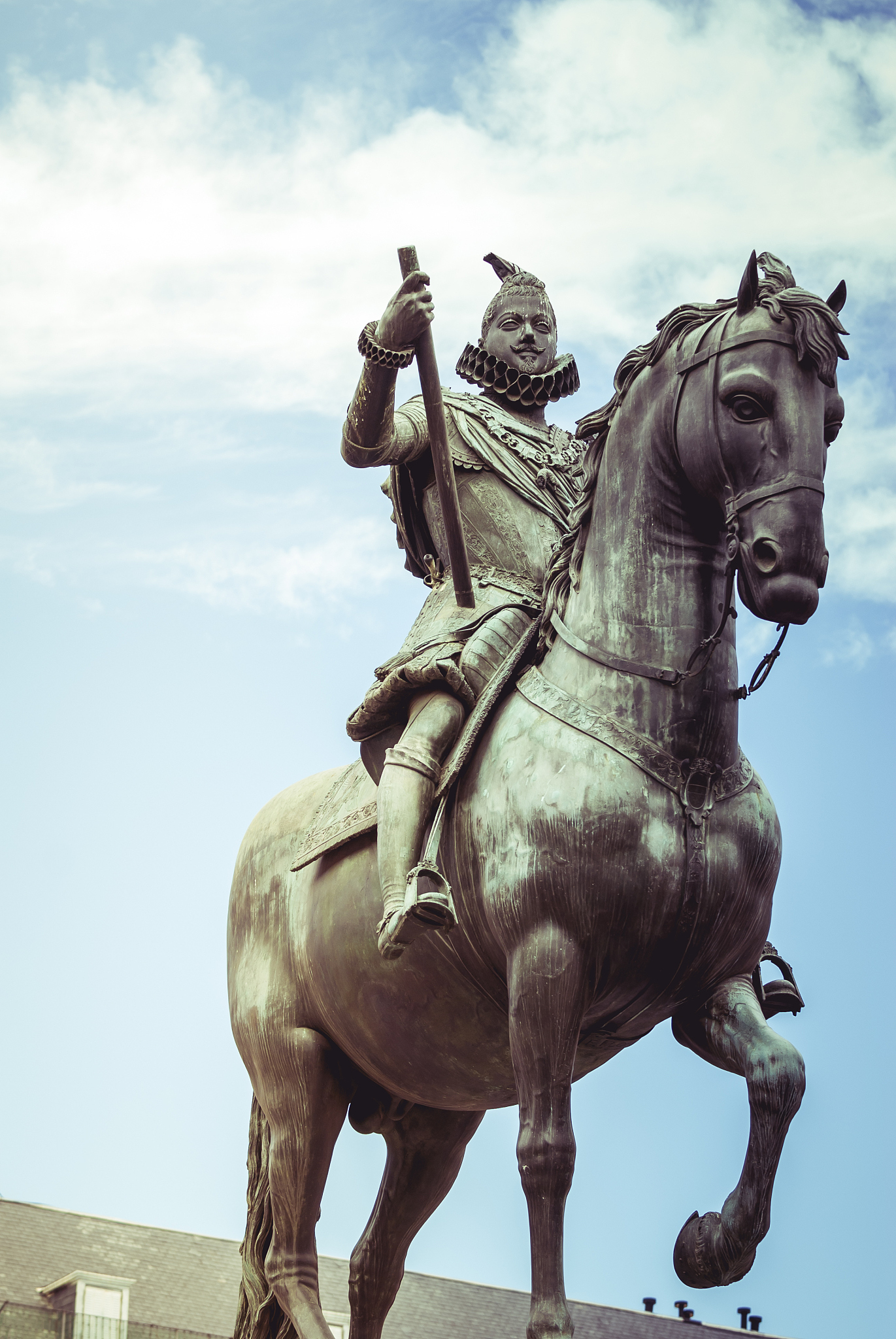 madrid plaza mayor with statue of king philips iii