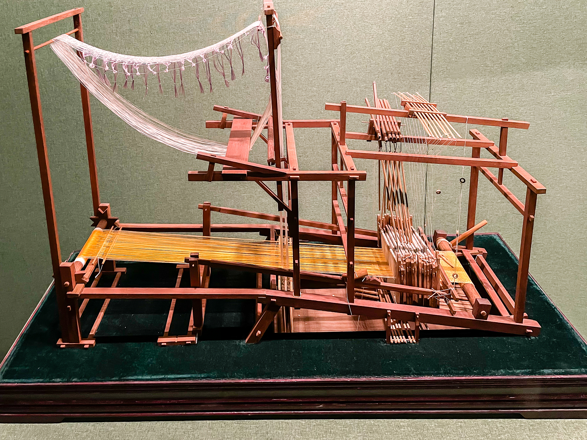 科技革命如何推动产业革命：历史案例分析